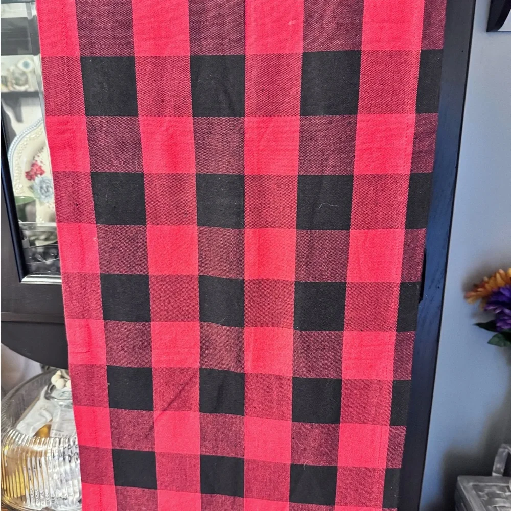 Red‎ and Black Plaid Buffalo Plaid Table Runner
